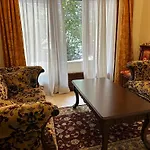 Dinasty Hotel