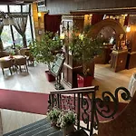 Dinasty Hotel