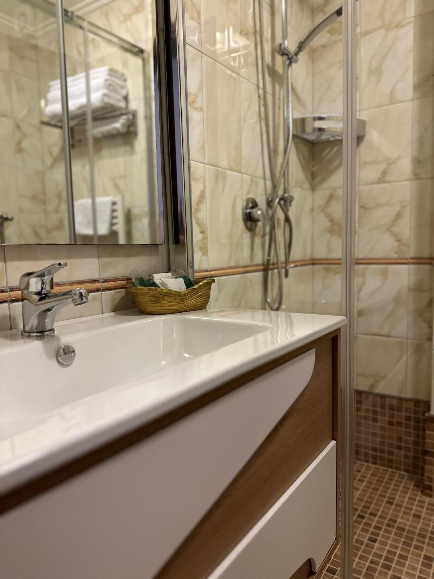 Hotel Dinasty Tirana
